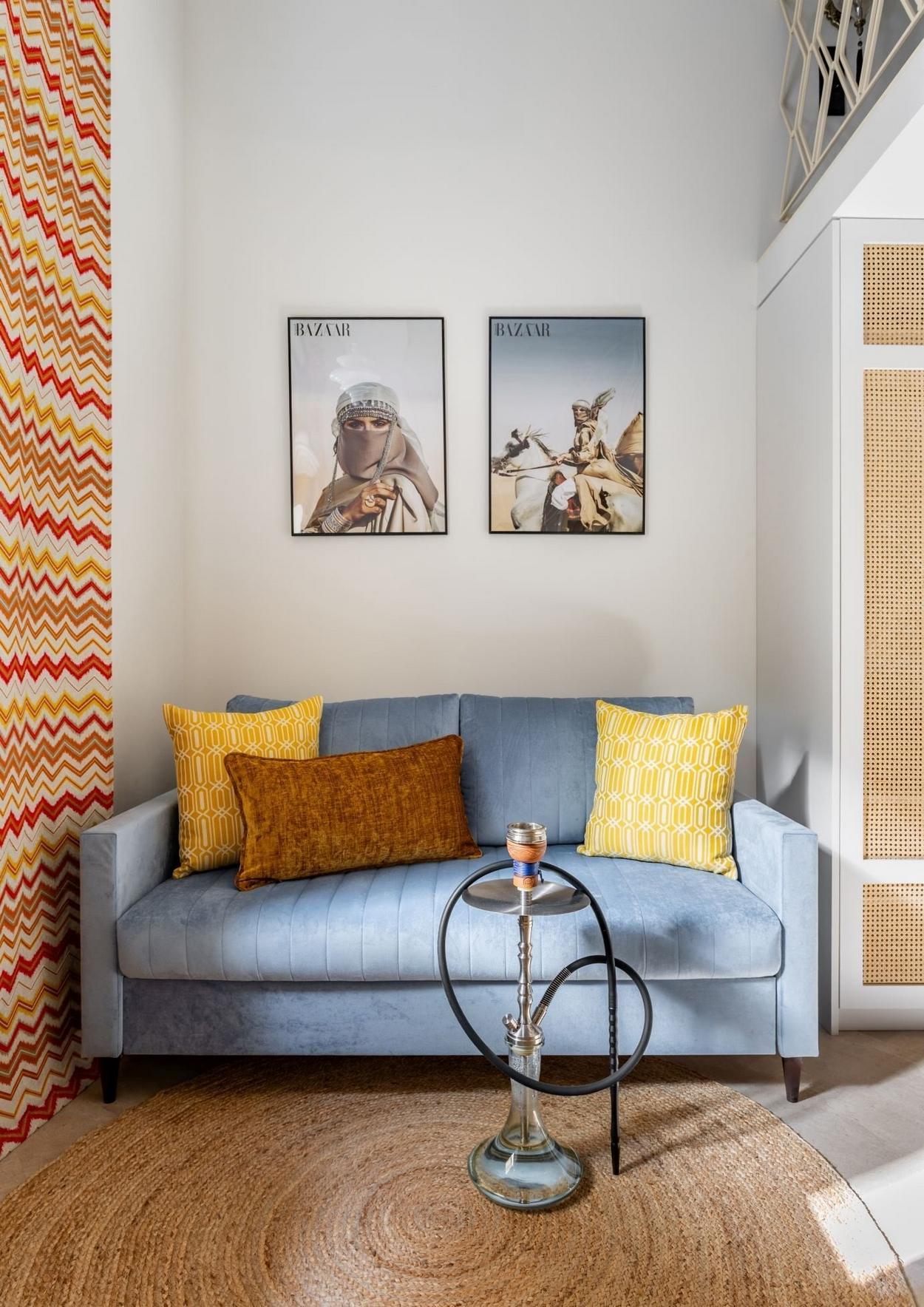 Marokkói hangulat egy 18 m²-es minigarzonban: galériás háló és keleti ornamentika Marokkói hangulat egy 18 m²-es minigarzonban: galériás háló és keleti ornamentika