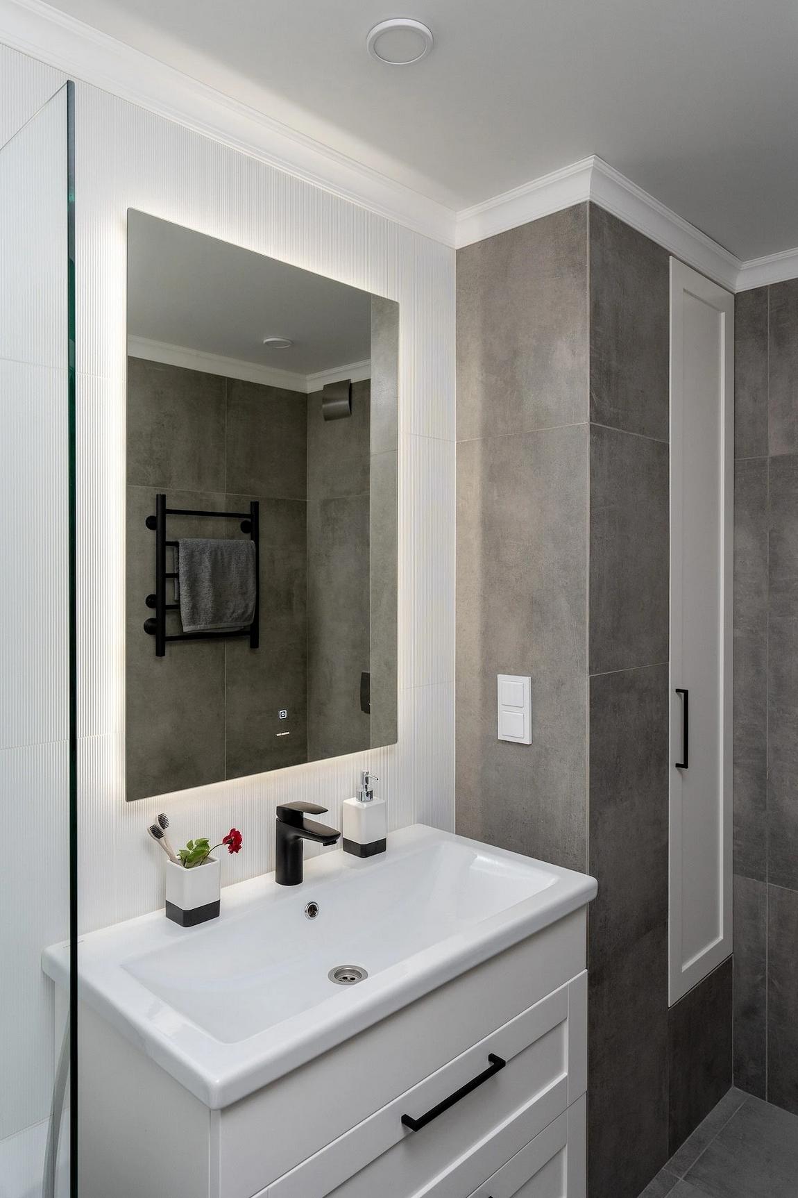 Megújult a családi fészek: szülei lakását újította fel a férfi, átalakításokkal - 52 m²