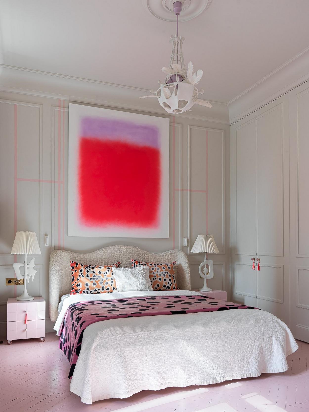 A fiatal párt a minimalista, légies és kissé bohém párizsi lakások inspirálták