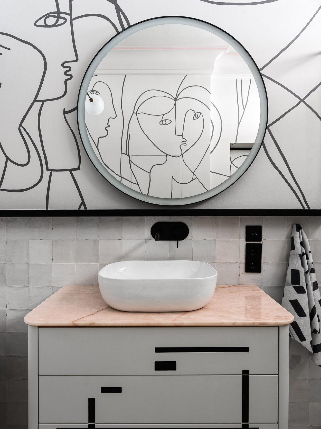 A fiatal párt a minimalista, légies és kissé bohém párizsi lakások inspirálták