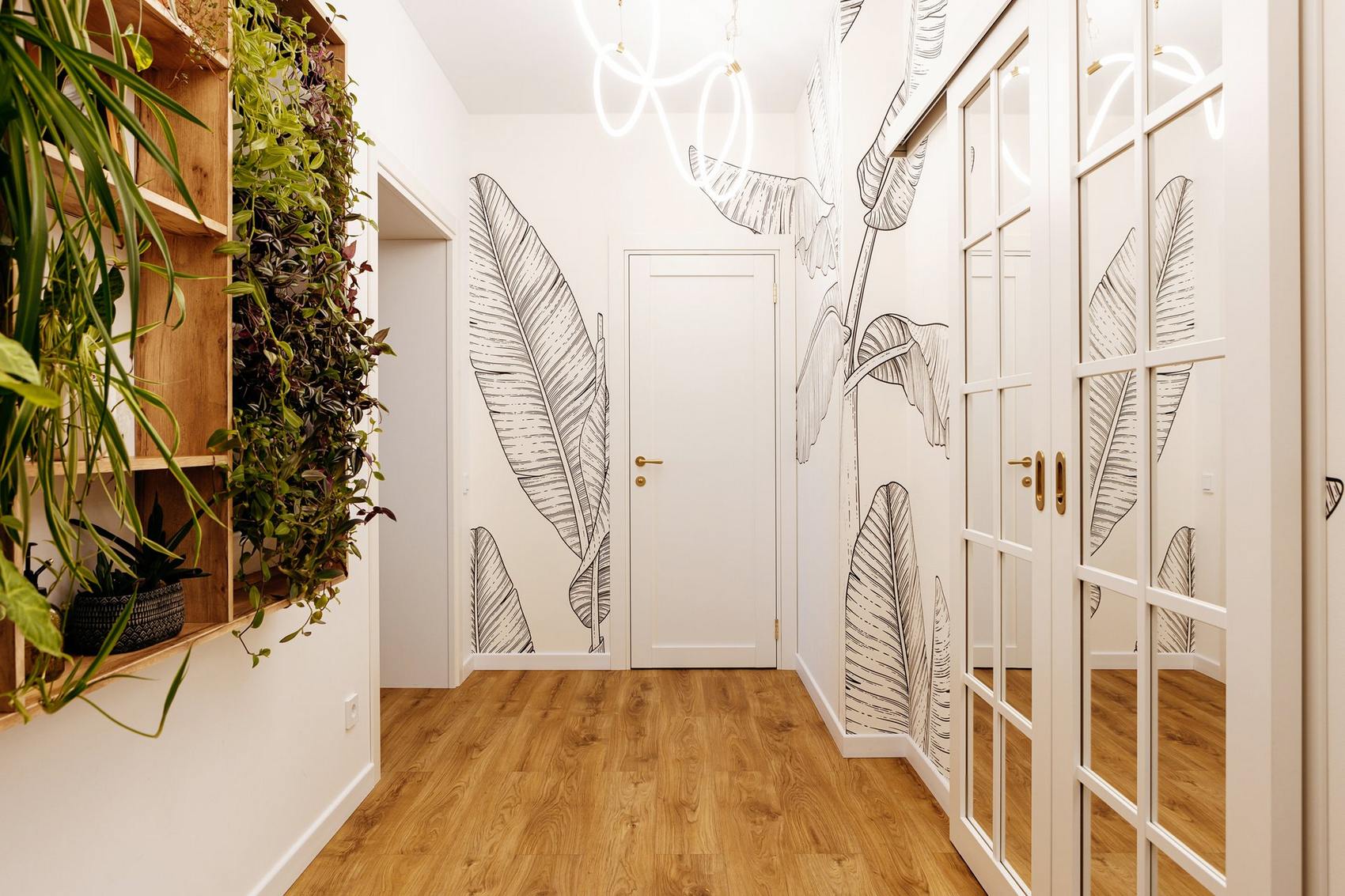 Mint egy nyári kert: család otthona zöld oázis hangulattal 82m2-en