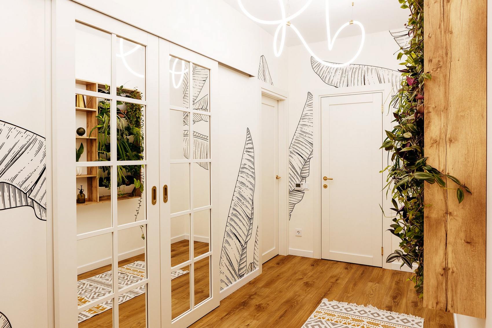 Mint egy nyári kert: család otthona zöld oázis hangulattal 82m2-en