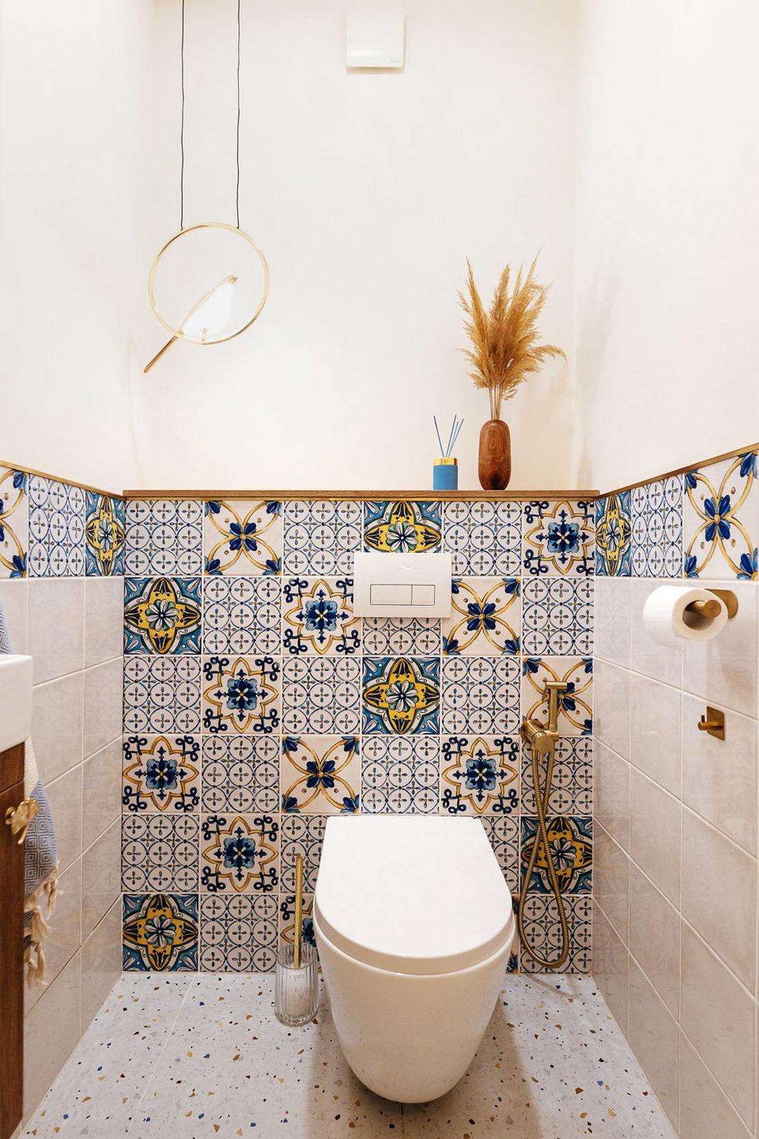 Mint egy nyári kert: család otthona zöld oázis hangulattal 82m2-en