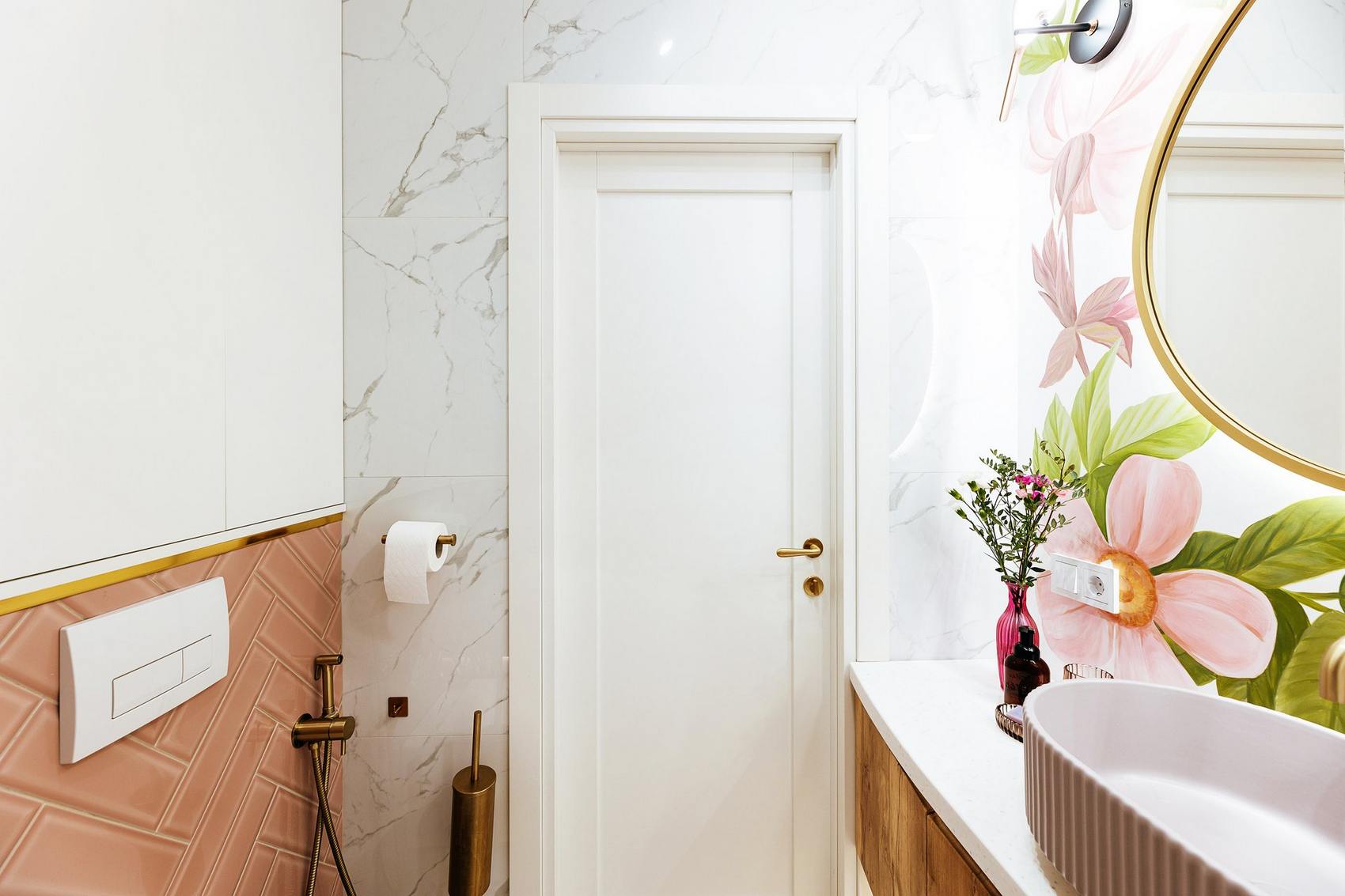 Mint egy nyári kert: család otthona zöld oázis hangulattal 82m2-en