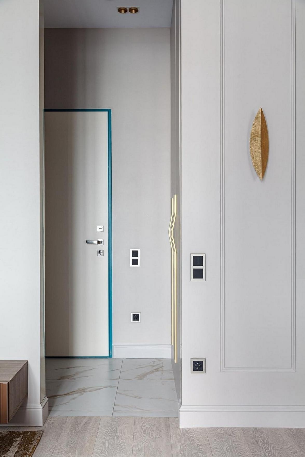 Modern elegancia férfi kis lakásában: arany és sárgaréz, színek és szép részletek 38 m²-en