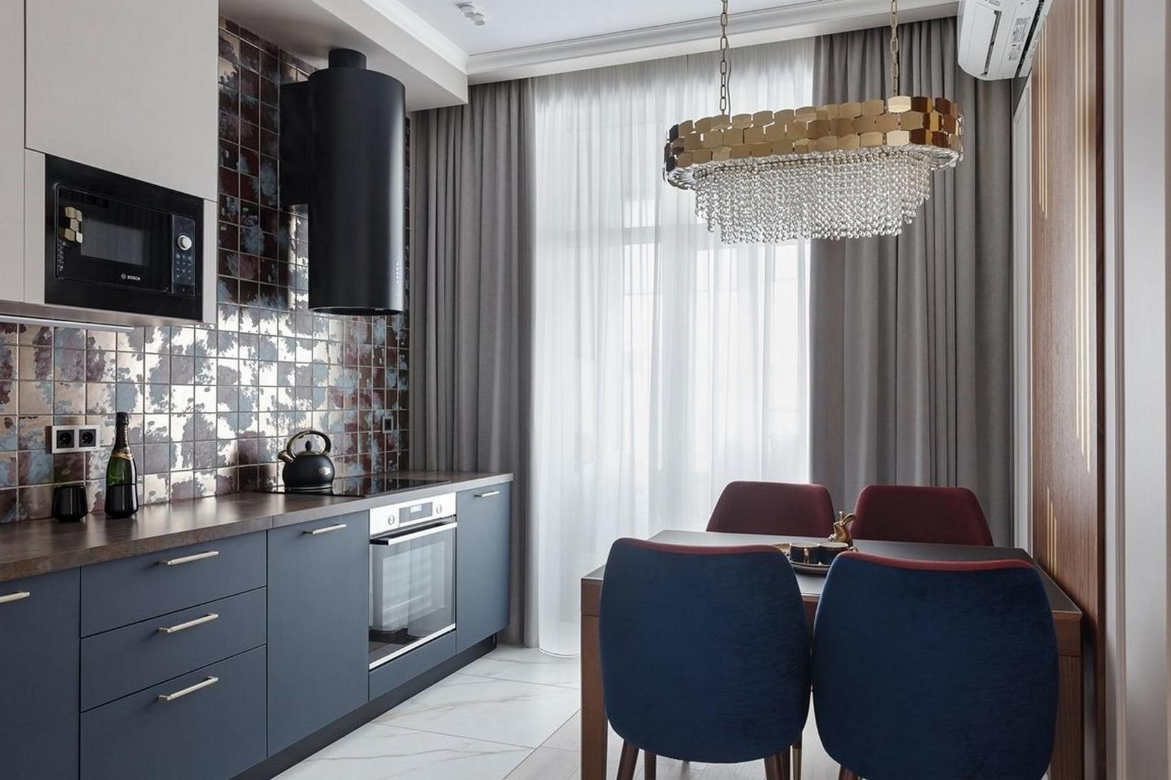 Modern elegancia férfi kis lakásában: arany és sárgaréz, színek és szép részletek 38 m²-en