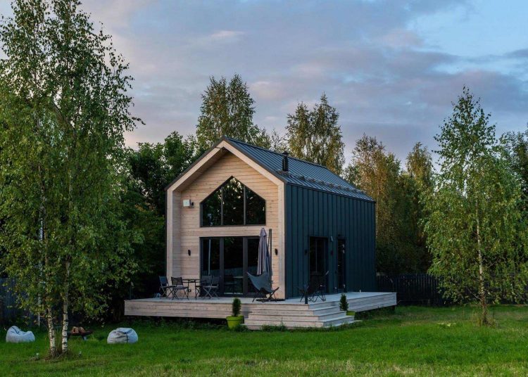 Modern, kompakt nyaraló: pajta-stílus, 60m2