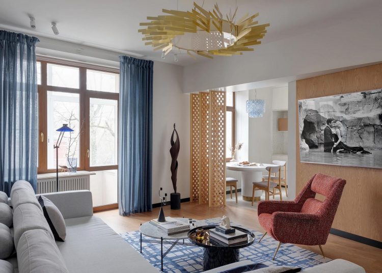 Nő és két lányának otthona, melynek színvilágát egy francia rövidfilm inspirálta