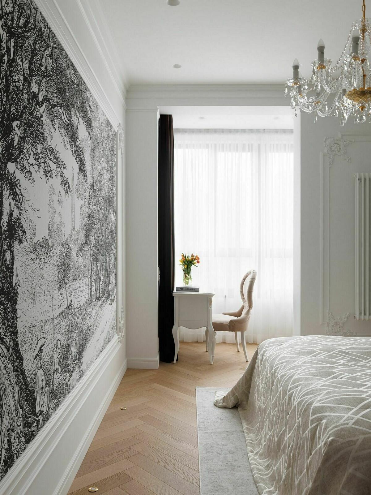 Nő lakása franciás hangulattal: fehér-arany-fekete színvilág, modern klasszikus stílus Nő lakása franciás hangulattal: fehér-arany-fekete színvilág, modern klasszikus stílus