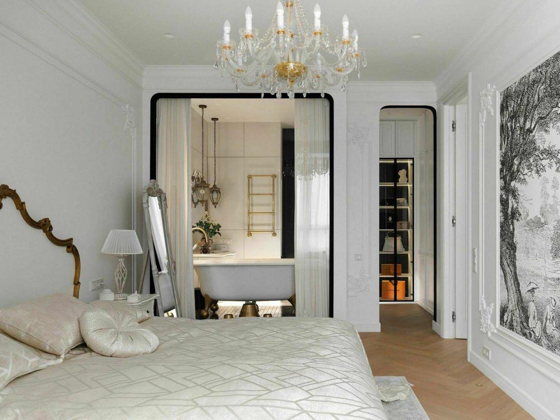 Nő lakása franciás hangulattal: fehér-arany-fekete színvilág, modern klasszikus stílus
