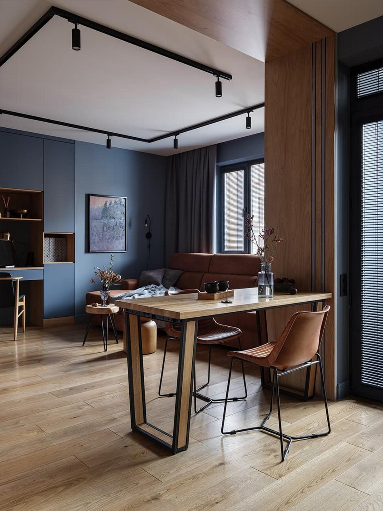 Lakás kék szín és tölgyfa kombinációjával Lakás kék szín és tölgyfa kombinációjával