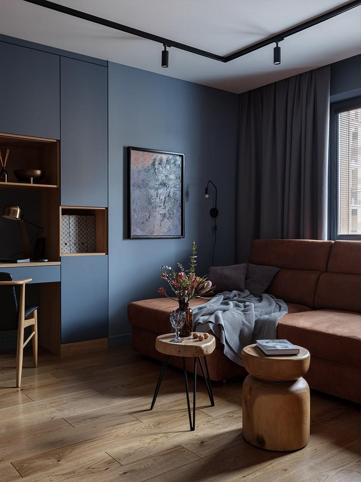 Lakás kék szín és tölgyfa kombinációjával Lakás kék szín és tölgyfa kombinációjával