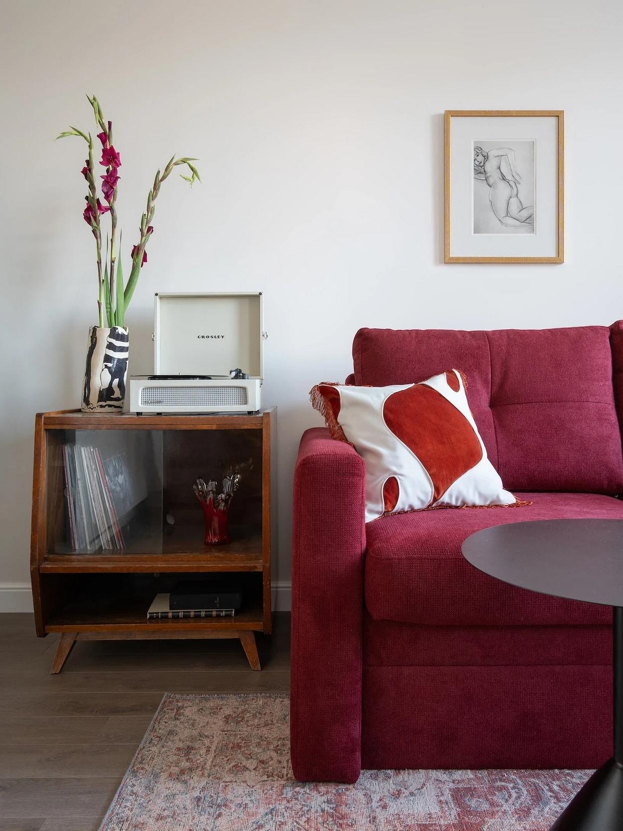 Összeköltözni egyszobás lakásba? A fiatal pár így oldotta meg 37 m2-en Összeköltözni egyszobás lakásba? A fiatal pár így oldotta meg 37 m2-en