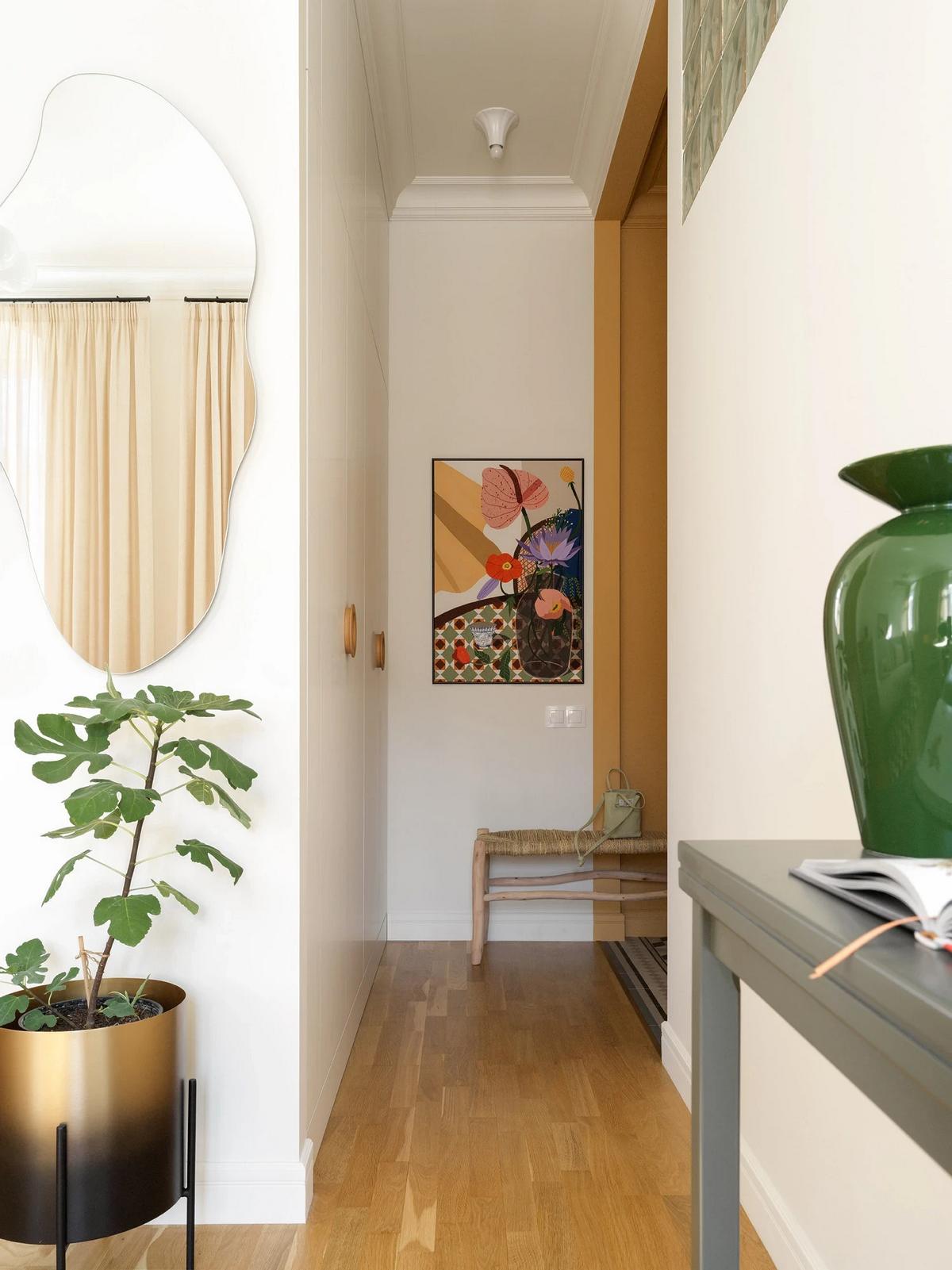 Utoljára a 2000-es évek elején volt felújítva a 37 m²-es lakás