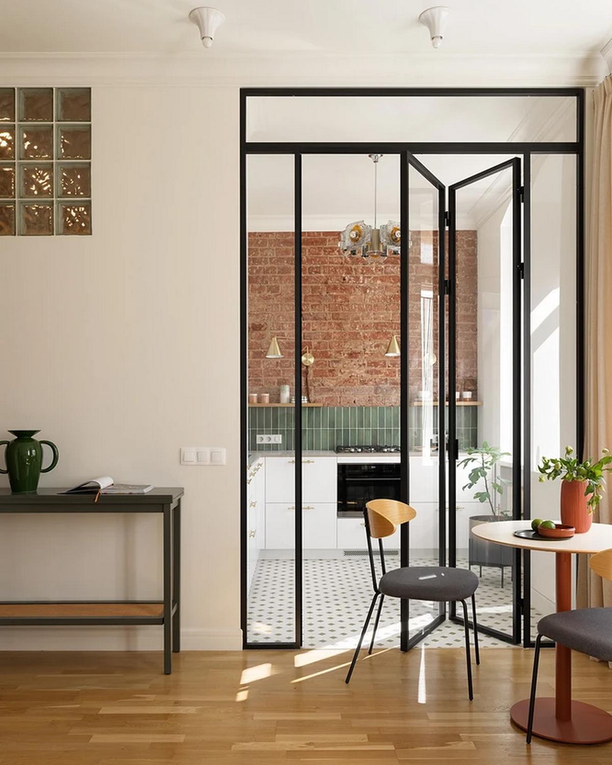 Utoljára a 2000-es évek elején volt felújítva a 37 m²-es lakás