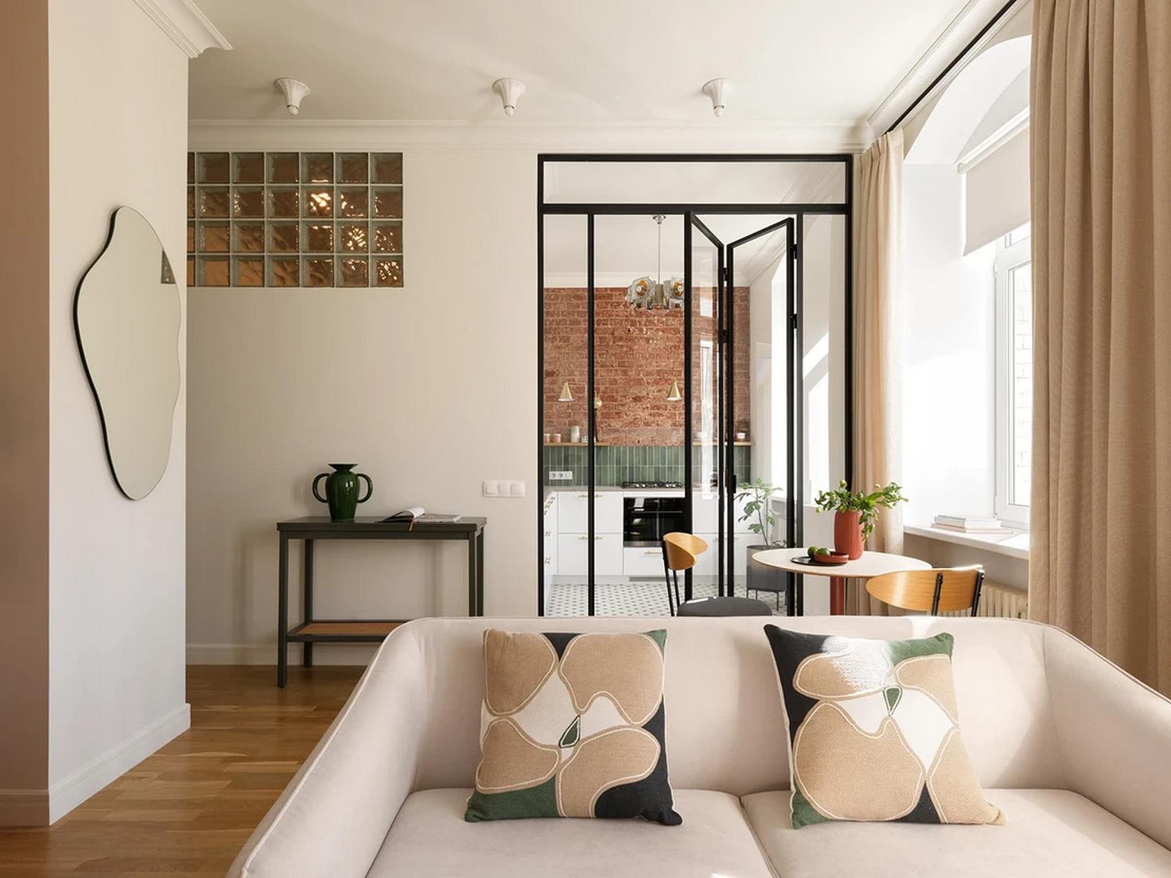 Utoljára a 2000-es évek elején volt felújítva a 37 m²-es lakás