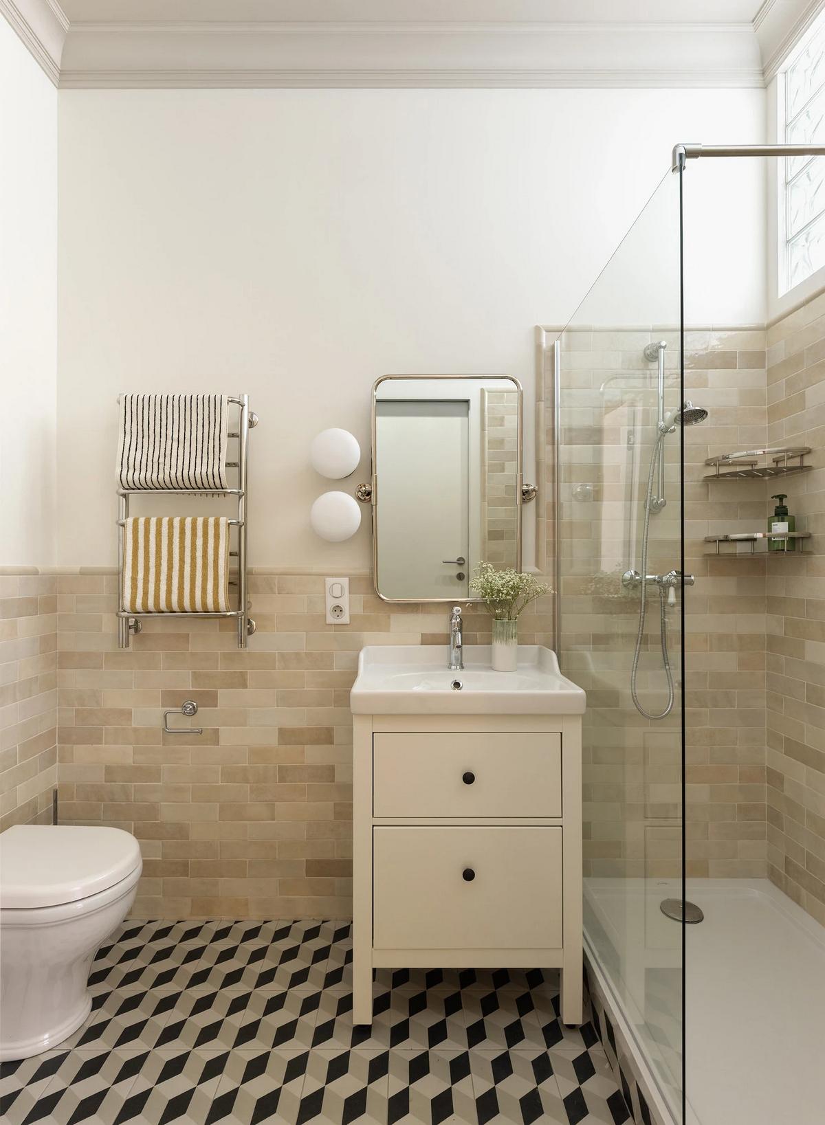 Utoljára a 2000-es évek elején volt felújítva a 37 m²-es lakás