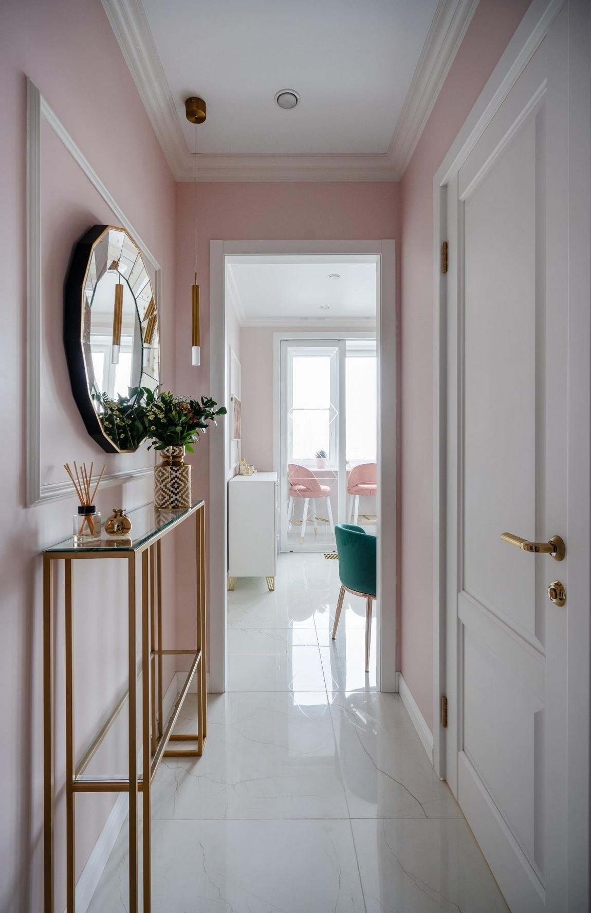 Anya és néha nála alvó nagylánya otthona: 40 m2-es, egyszobás lakás