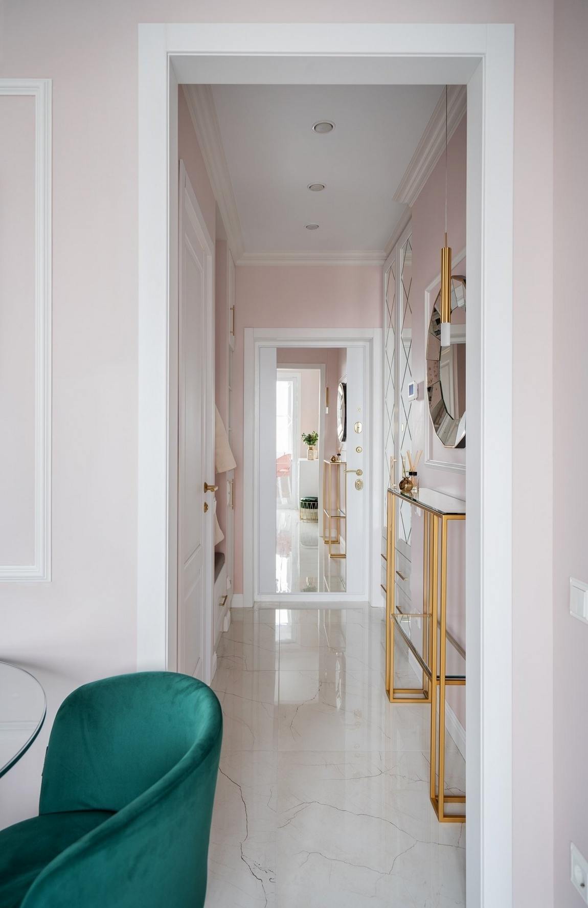 Anya és néha nála alvó nagylánya otthona: 40 m2-es, egyszobás lakás