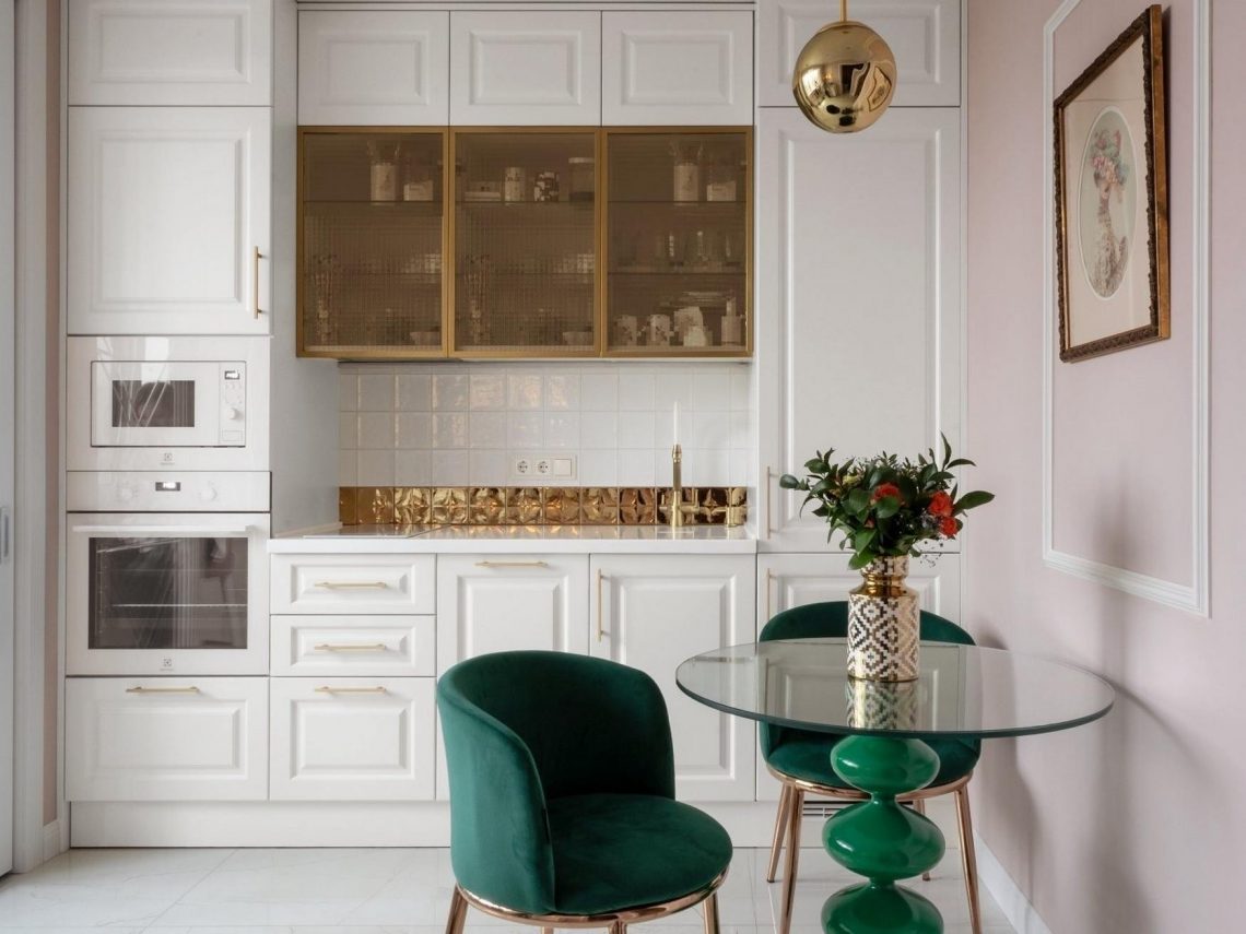 Anya és néha nála alvó nagylánya otthona: 40 m2-es, egyszobás lakás