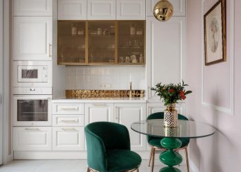 Anya és néha nála alvó nagylánya otthona: 40 m2-es, egyszobás lakás