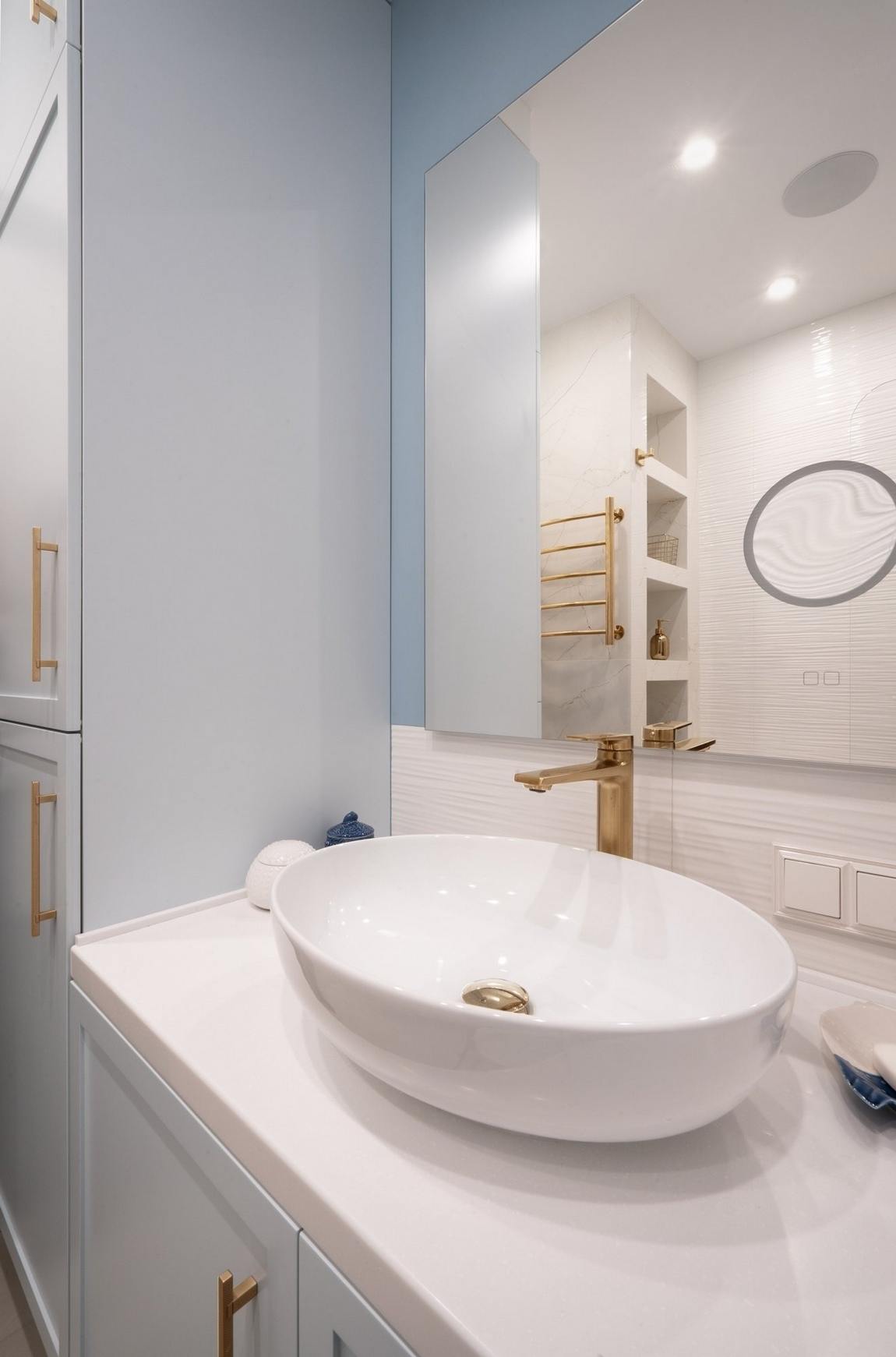 Anya és néha nála alvó nagylánya otthona: 40 m2-es, egyszobás lakás