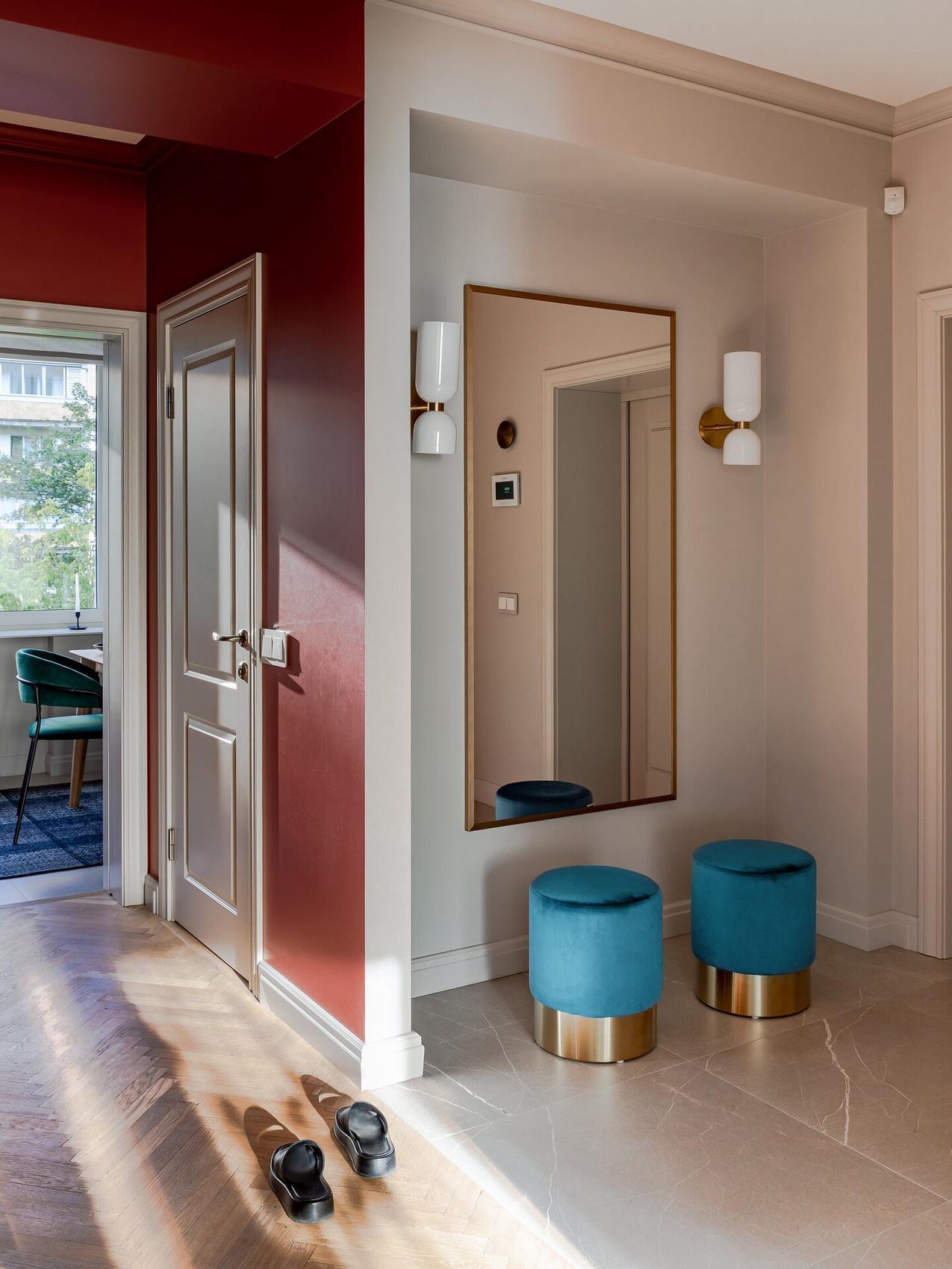 Bátran választott színeket a fiatal gyermekes család a háromszobás otthonában