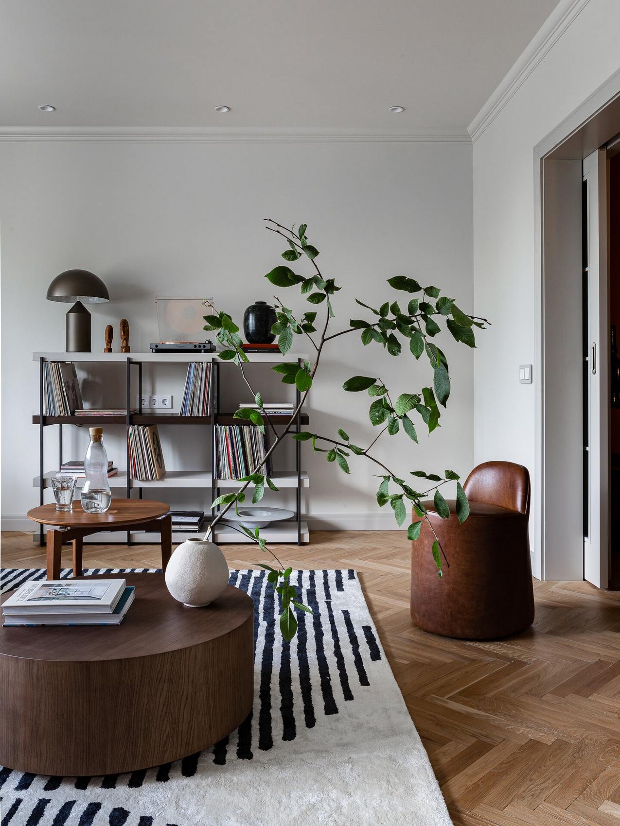 Bátran választott színeket a fiatal gyermekes család a háromszobás otthonában