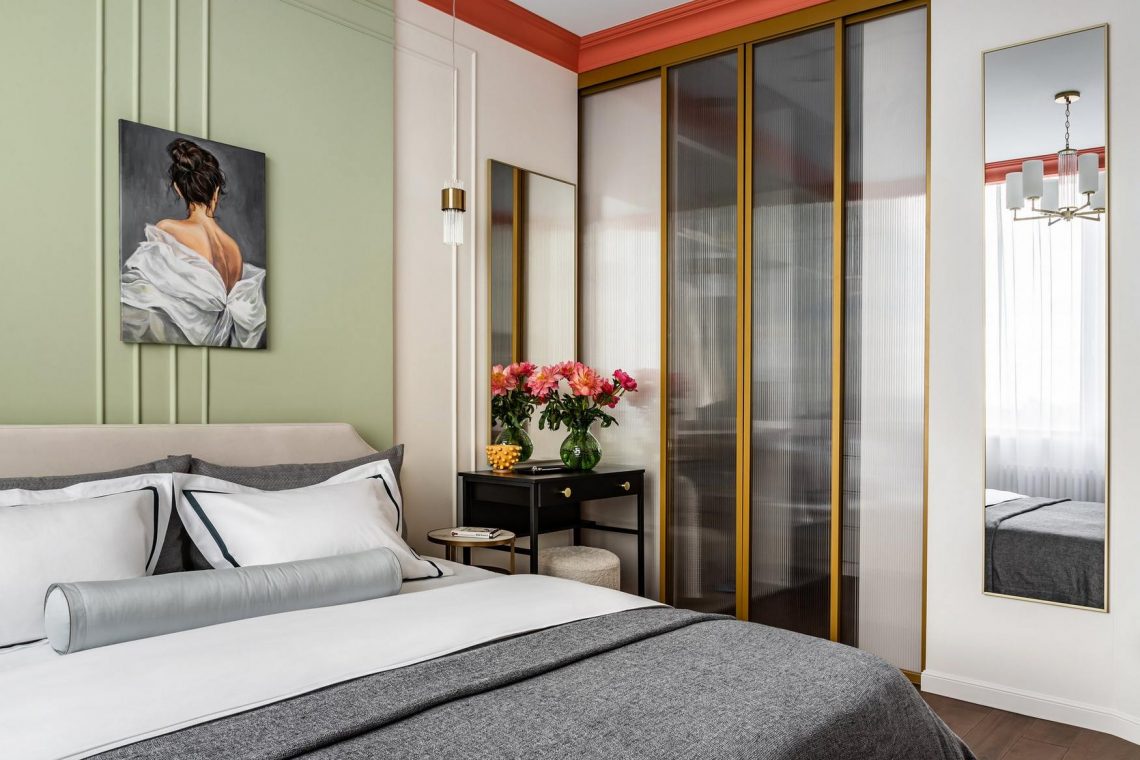 A burgundi és olíva kifinomult árnyalatai: színes modern klasszikus lakásberendezés