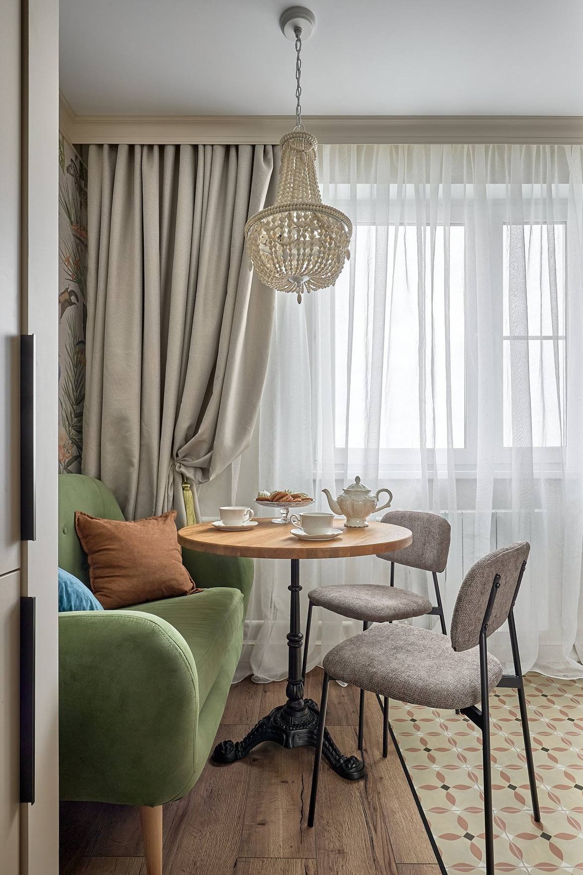 Egyetemista lányuknak rendezték be a szülők a 40 m2-es, egyszobás lakást