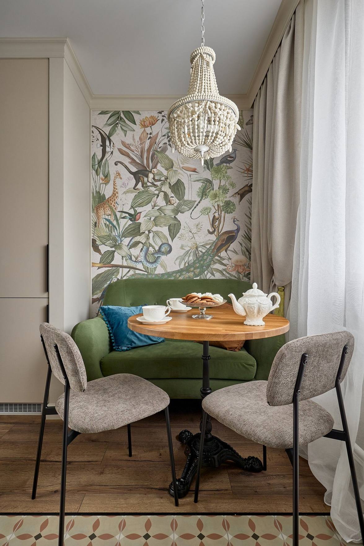 Egyetemista lányuknak rendezték be a szülők a 40 m2-es, egyszobás lakást