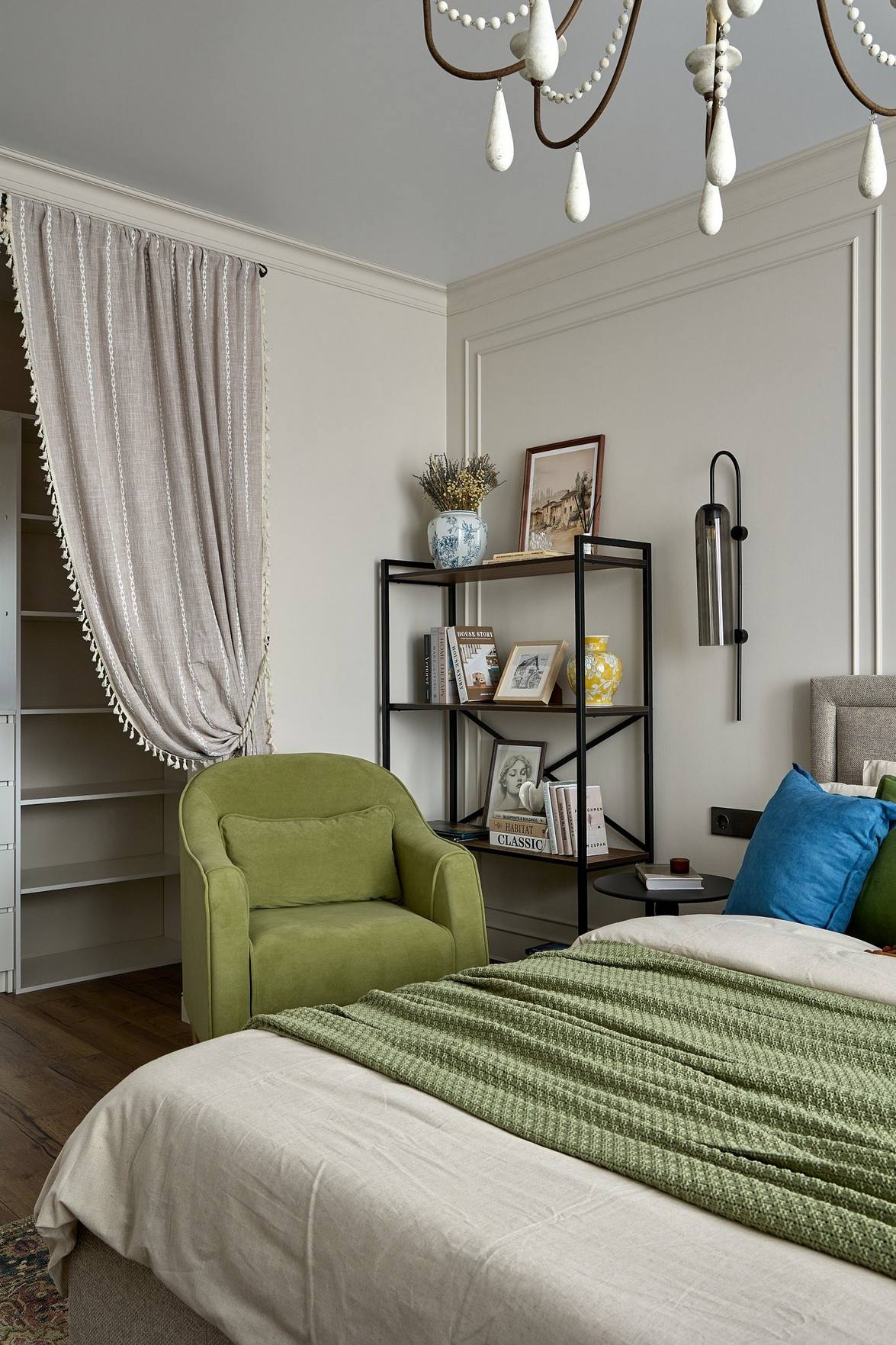 Egyetemista lányuknak rendezték be a szülők a 40 m2-es, egyszobás lakást