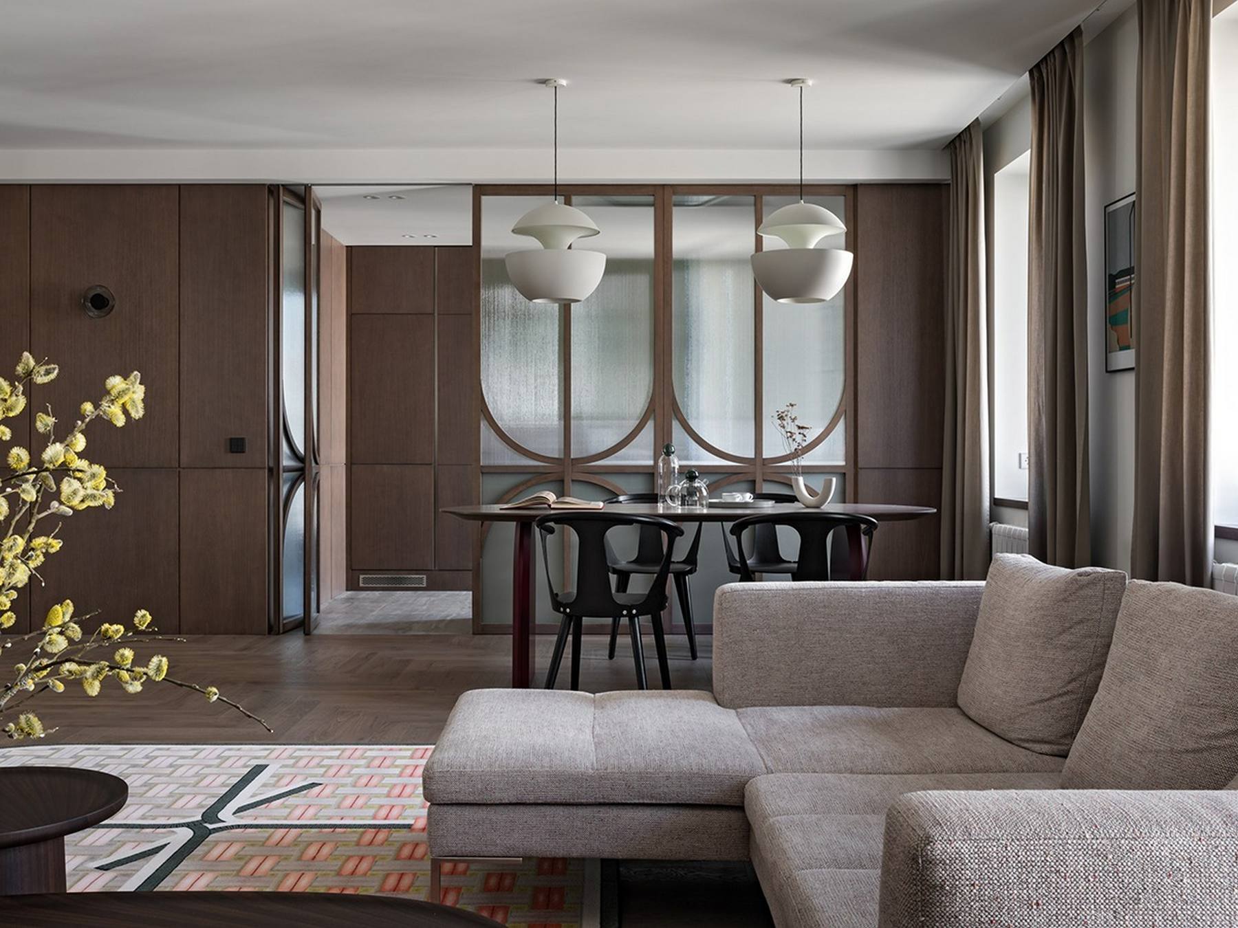 Az északi erdők színvilága egy tágas városi lakás barátságos tereiben Az északi erdők színvilága egy tágas városi lakás barátságos tereiben