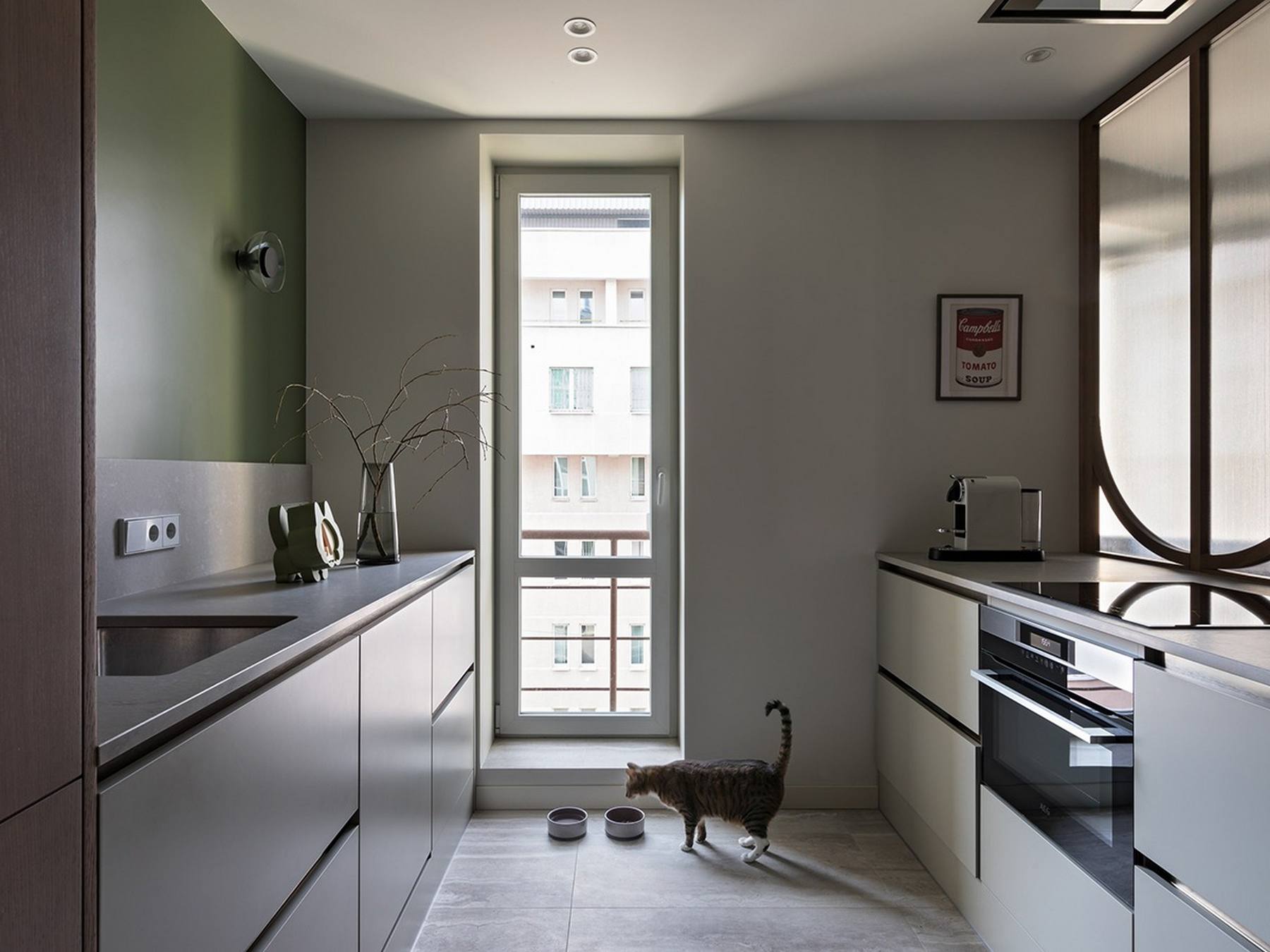 Az északi erdők színvilága egy tágas városi lakás barátságos tereiben Az északi erdők színvilága egy tágas városi lakás barátságos tereiben