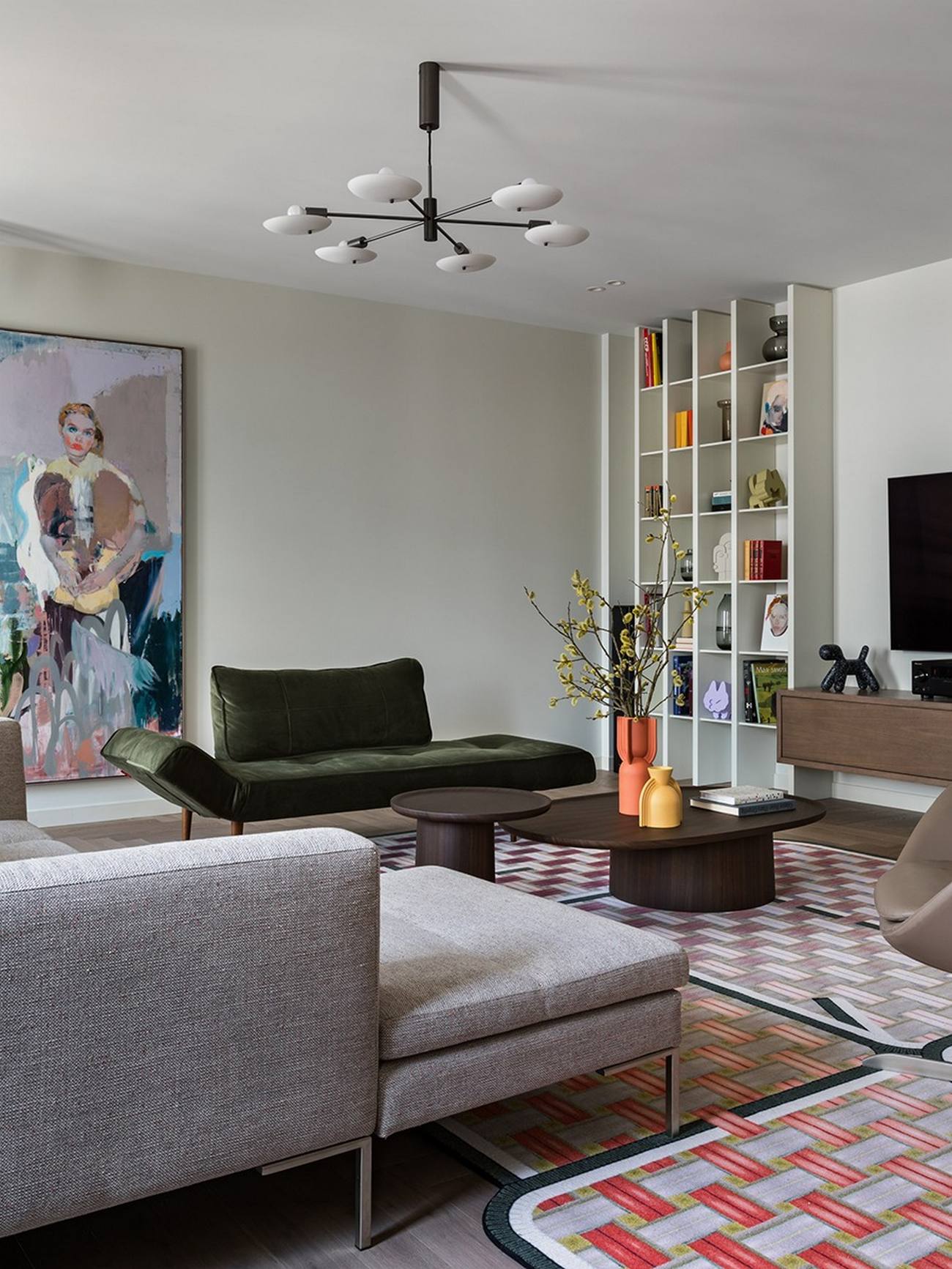 Az északi erdők színvilága egy tágas városi lakás barátságos tereiben Az északi erdők színvilága egy tágas városi lakás barátságos tereiben