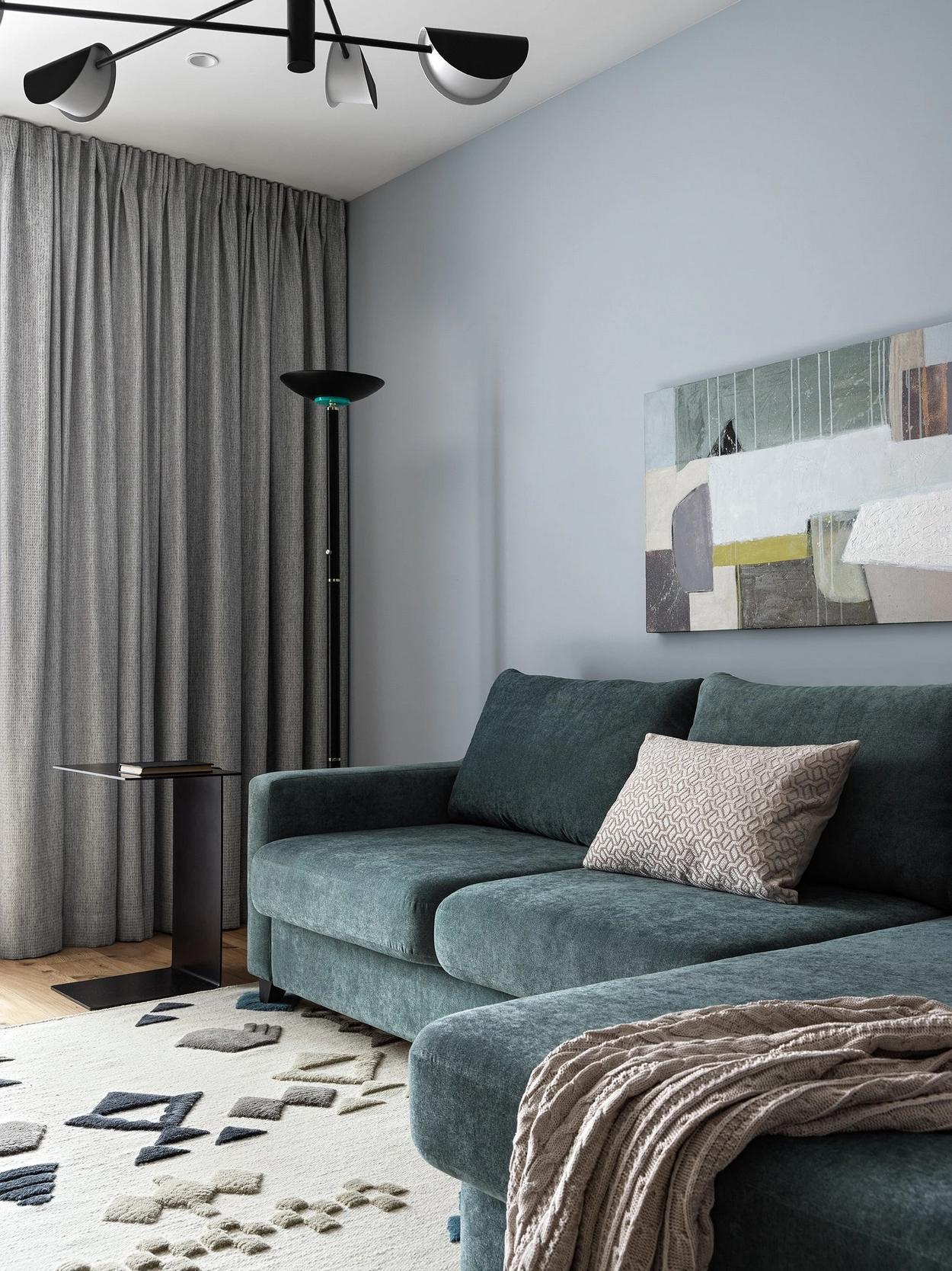 A férfias alapnak színekkel és érdekes formákkal adott érzelmi töltetet a lakberendező, 69 m²