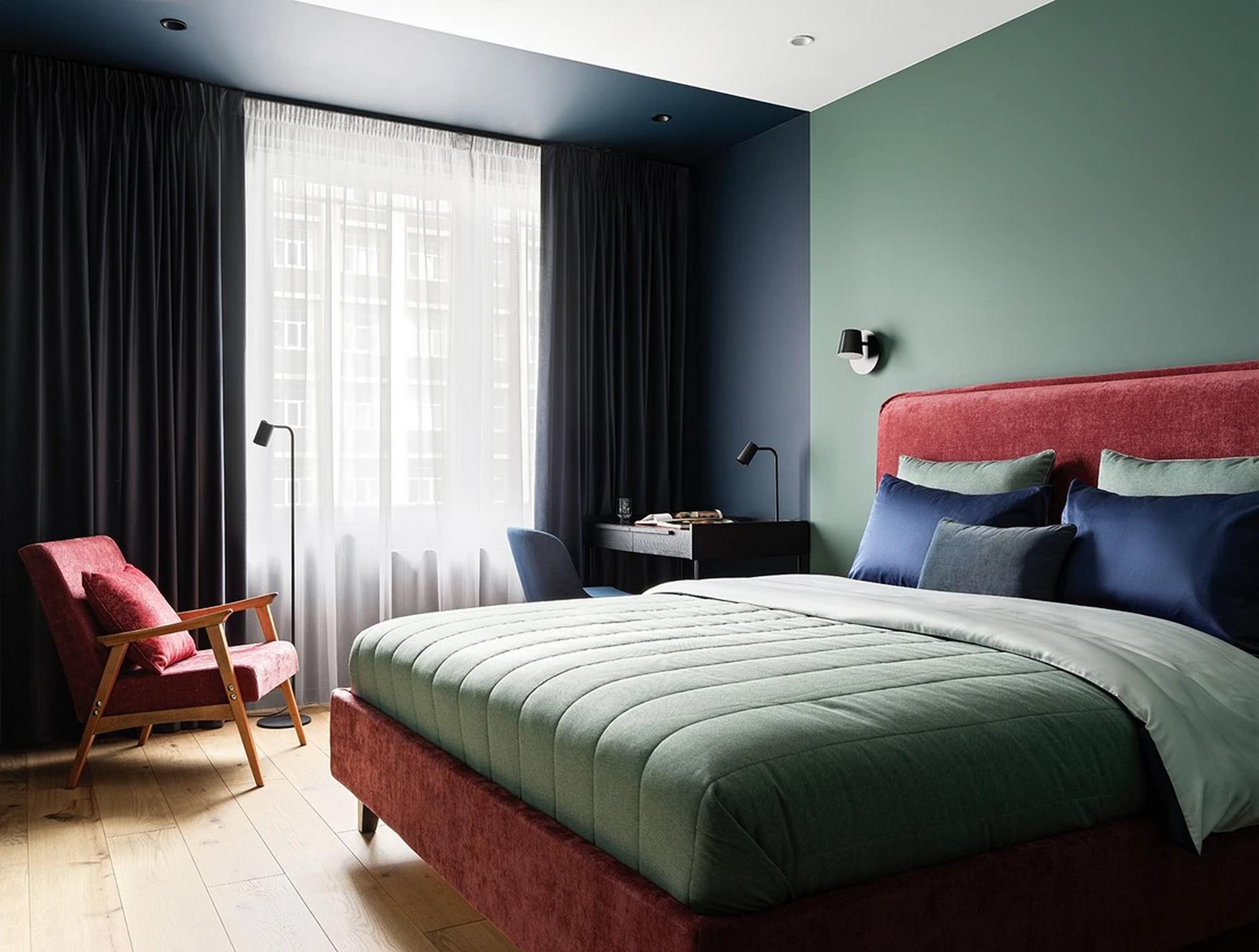 A férfias alapnak színekkel és érdekes formákkal adott érzelmi töltetet a lakberendező, 69 m²