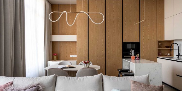 Finom elegancia modern köntösben: fiatal hölgy neoklasszikus otthona, 56 m2