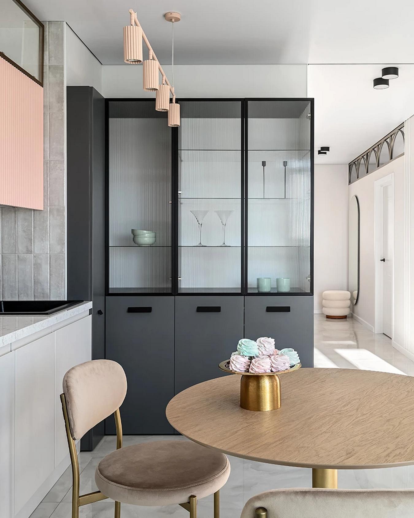 Finom púderes színek díszítik a fiatal pár új otthonát, 61m2-es lakás