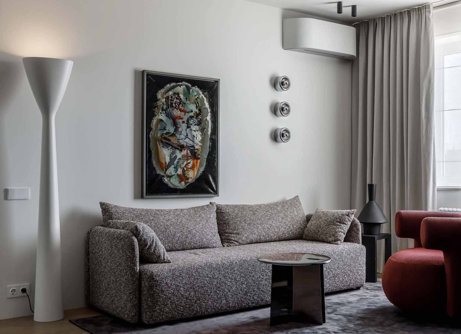 Fiuknak rendezte be a házaspár komoly, visszafogott hangulattal az 51 m2-es lakást Fiuknak rendezte be a házaspár komoly, visszafogott hangulattal az 51 m2-es lakást