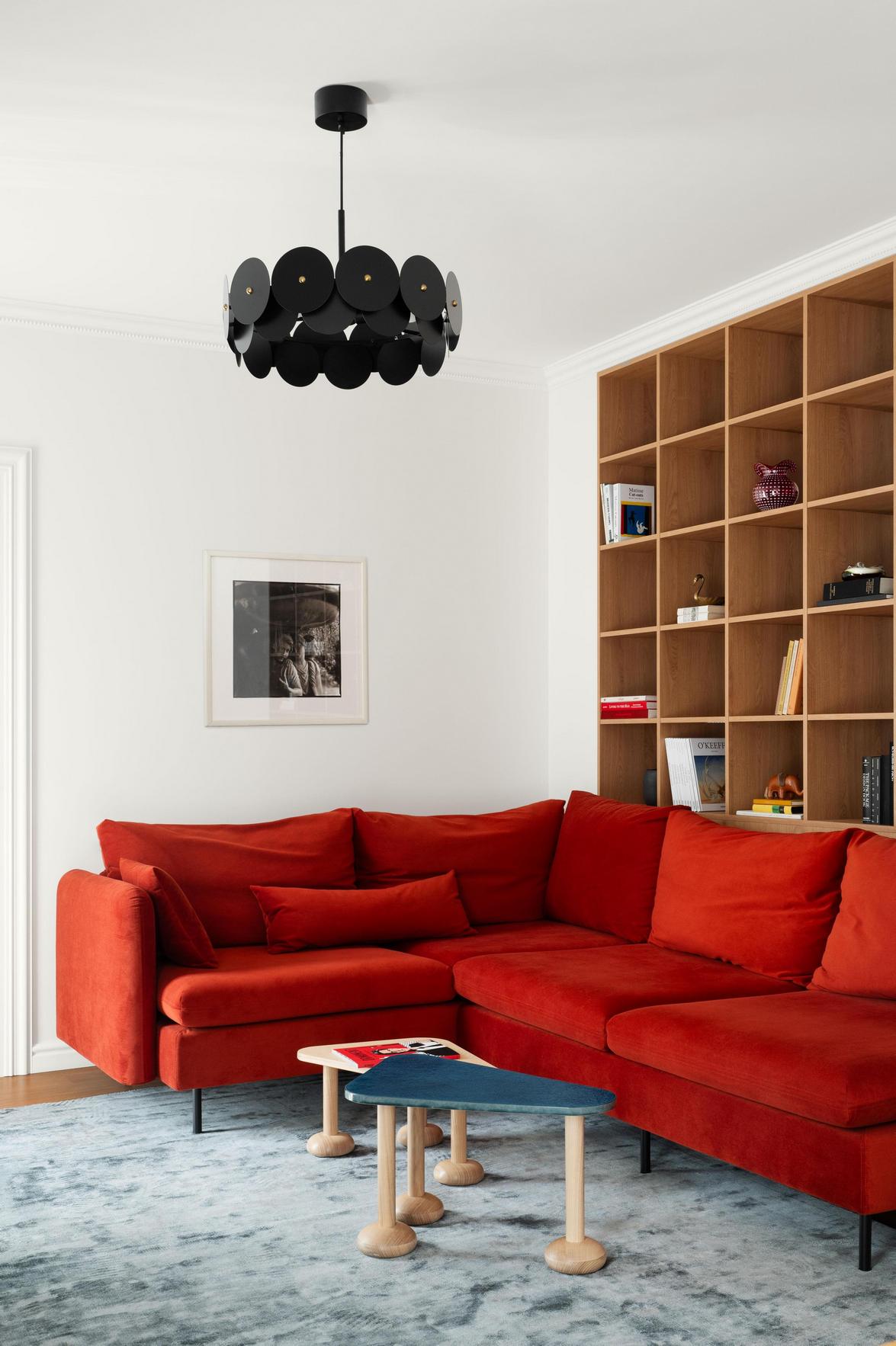 Háromfős család kislánnyal: színes, vidám otthon, melyet a francia Riviéra ihletett Háromfős család kislánnyal: színes, vidám otthon, melyet a francia Riviéra ihletett