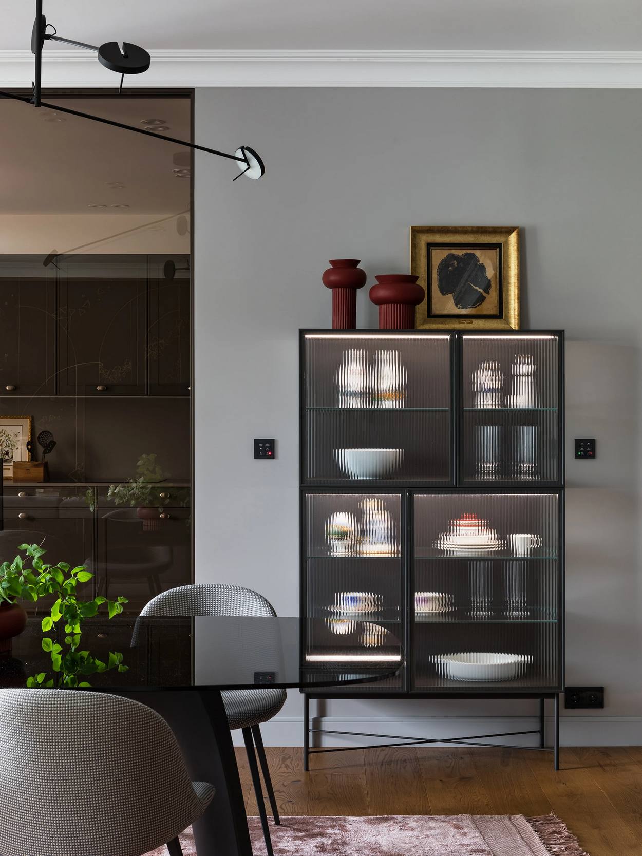 Házaspár felnőtt gyerekekkel: szép otthon modern, finoman nosztalgikus enteriőrrel Házaspár felnőtt gyerekekkel: szép otthon modern, finoman nosztalgikus enteriőrrel