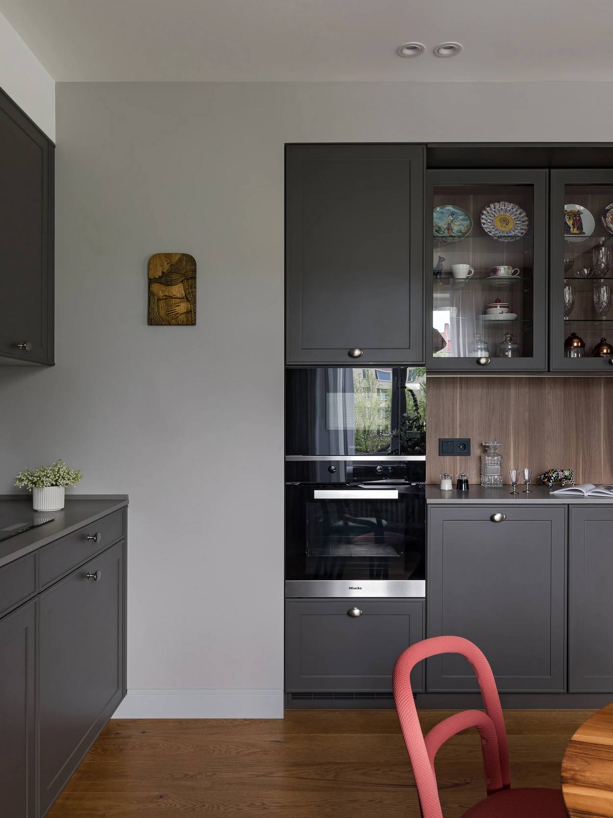 Házaspár felnőtt gyerekekkel: szép otthon modern, finoman nosztalgikus enteriőrrel Házaspár felnőtt gyerekekkel: szép otthon modern, finoman nosztalgikus enteriőrrel