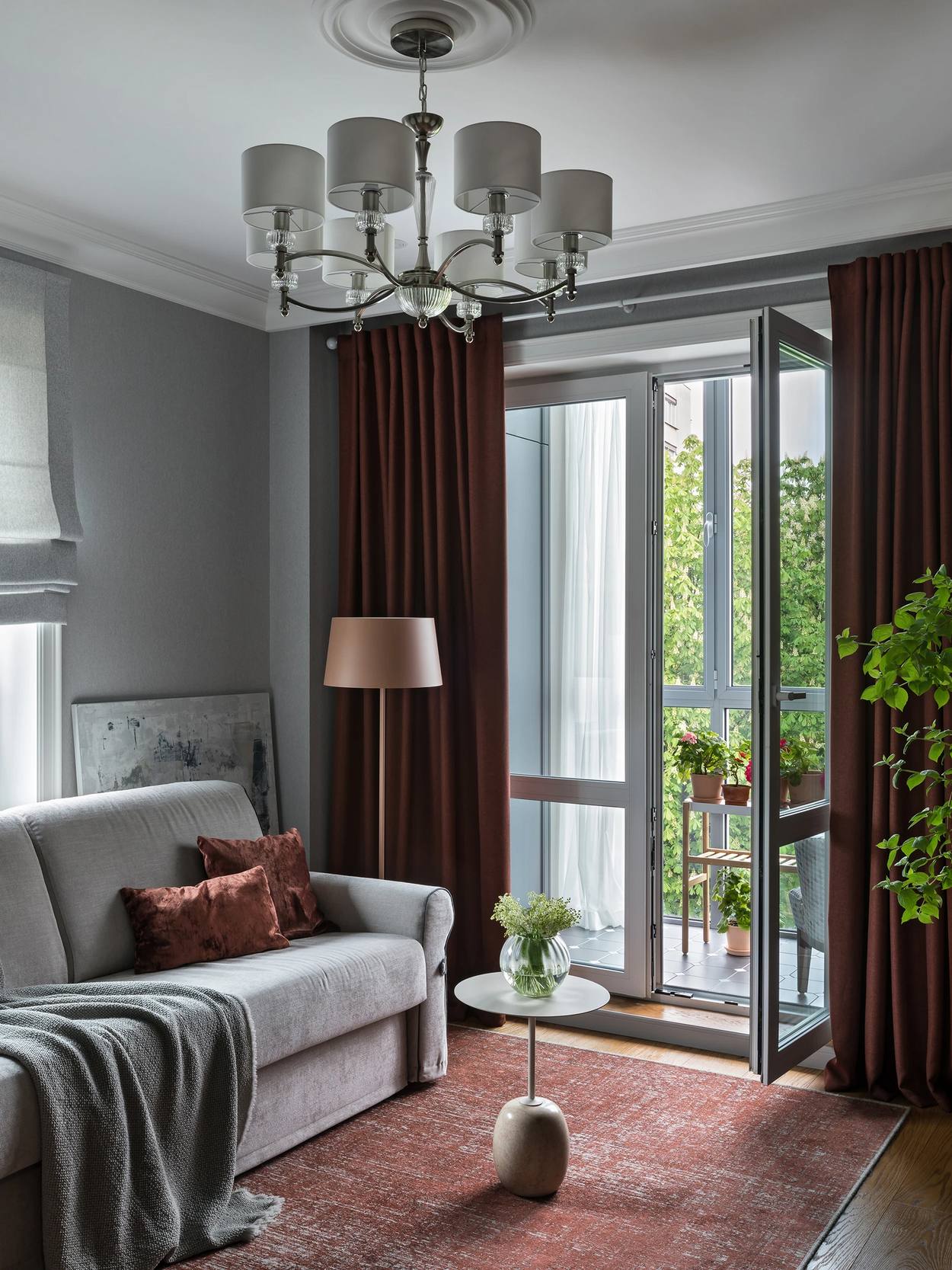 Házaspár felnőtt gyerekekkel: szép otthon modern, finoman nosztalgikus enteriőrrel Házaspár felnőtt gyerekekkel: szép otthon modern, finoman nosztalgikus enteriőrrel