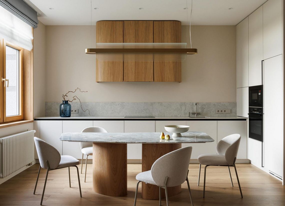 Homok, fa és tengert idéző árnyalatok férfi lakásában