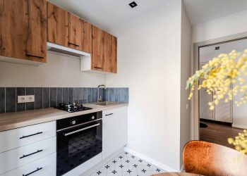 Így újult meg másfél hónap alatt kevés pénzből egy lelakott 35 m2-es lakás