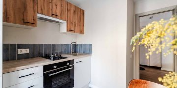 Így újult meg másfél hónap alatt kevés pénzből egy lelakott 35 m2-es lakás