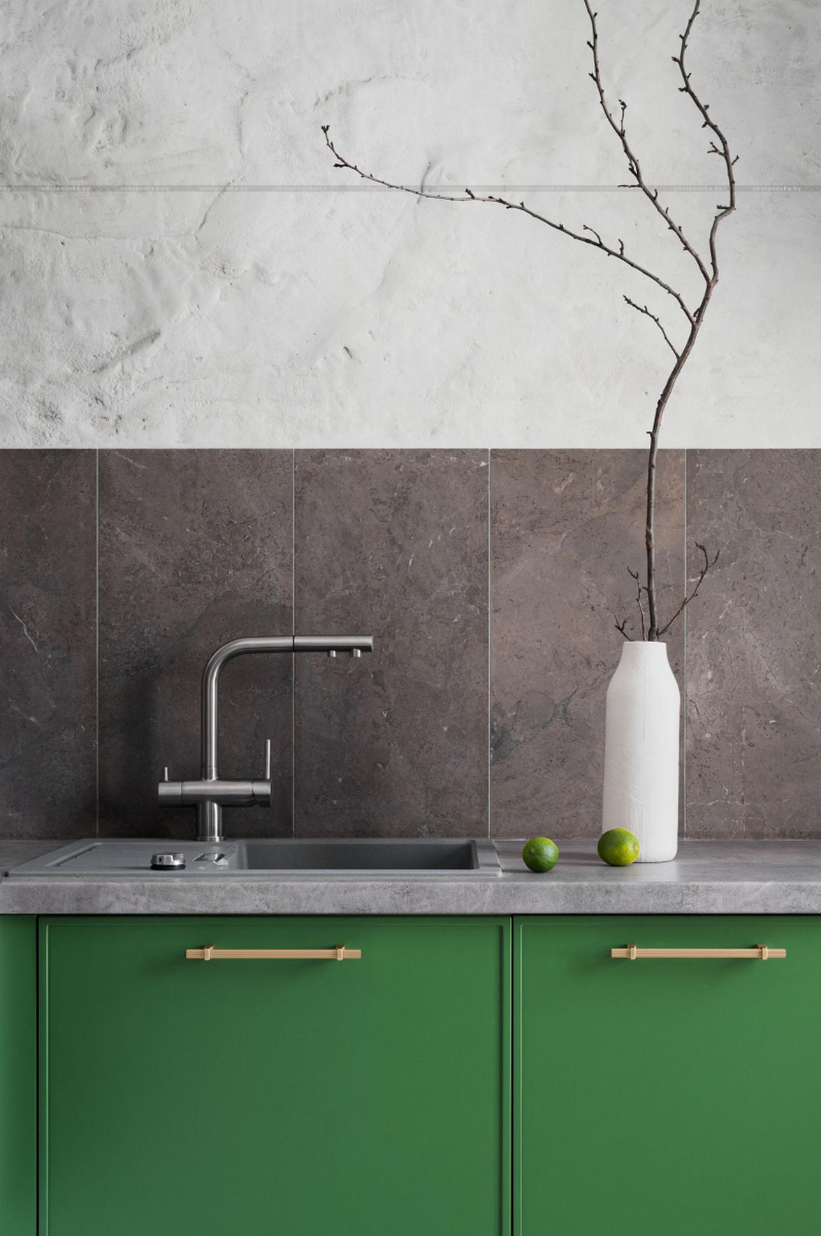 Konyha lett a fő látványelem: természetes kő és üde zöld árnyalatok 56 m²‑es lakásban