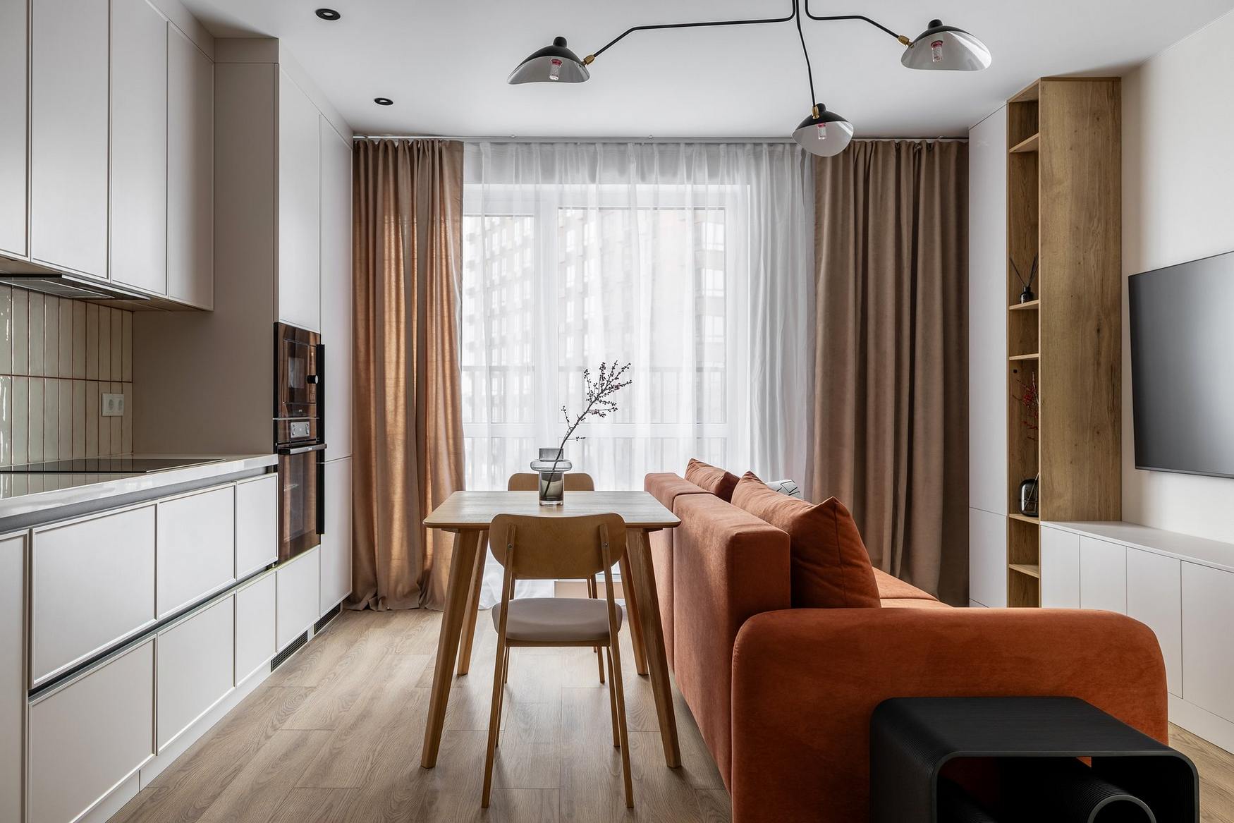 Kulcsrakész új építésű lakást vett a pár, így rendezték be gyorsan, egyszerűen