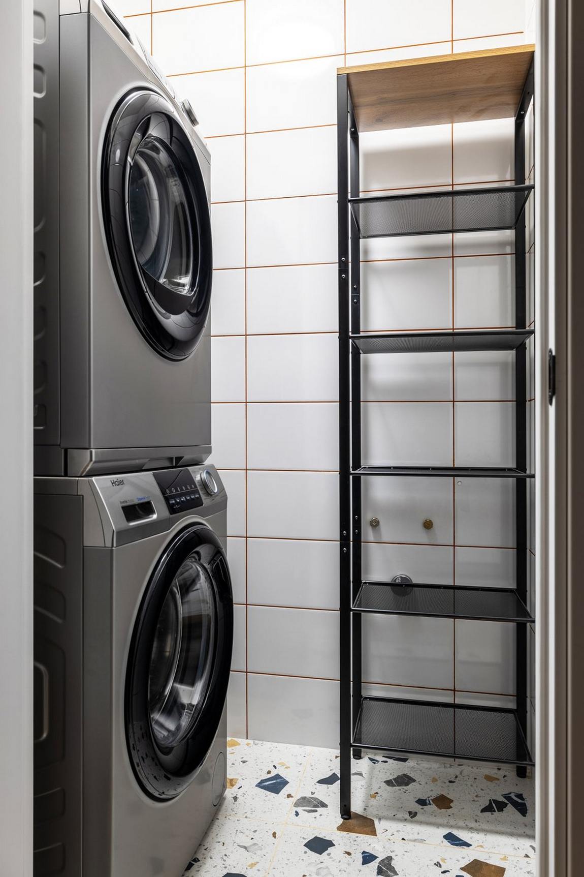 Kulcsrakész új építésű lakást vett a pár, így rendezték be gyorsan, egyszerűen